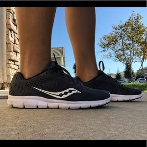 saucony memory foam sneakers